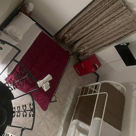 דירות נאפולי Casa Vacanza La Serenella מראה חיצוני תמונה
