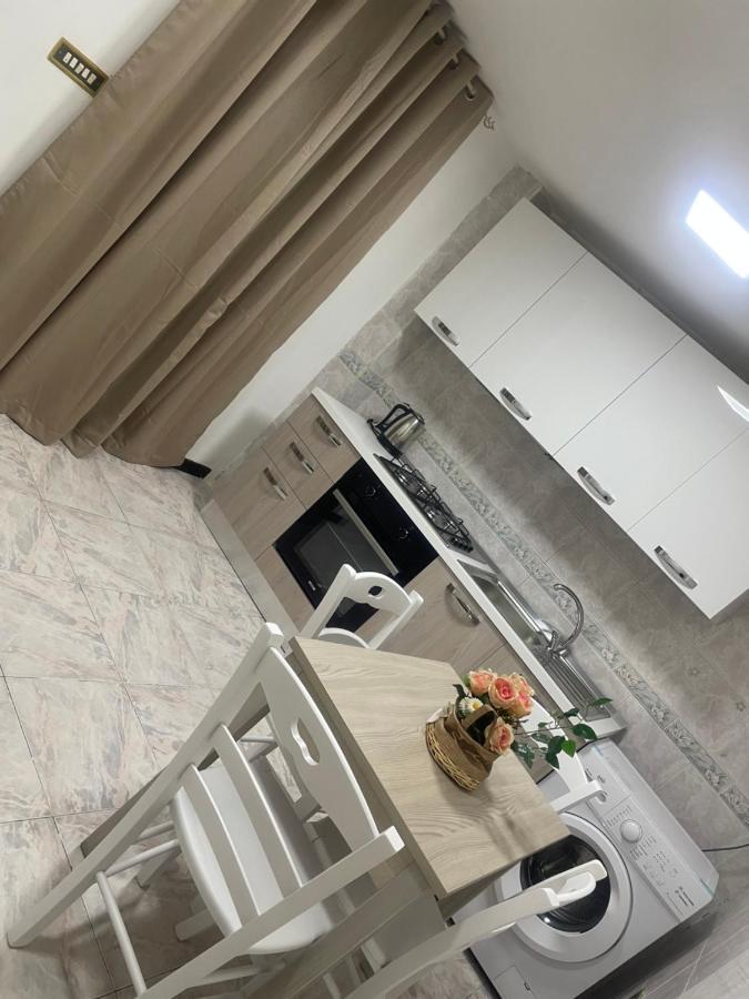 דירות נאפולי Casa Vacanza La Serenella מראה חיצוני תמונה