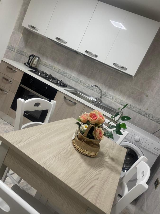 דירות נאפולי Casa Vacanza La Serenella מראה חיצוני תמונה