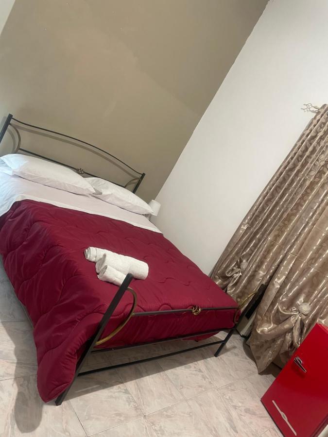 דירות נאפולי Casa Vacanza La Serenella מראה חיצוני תמונה