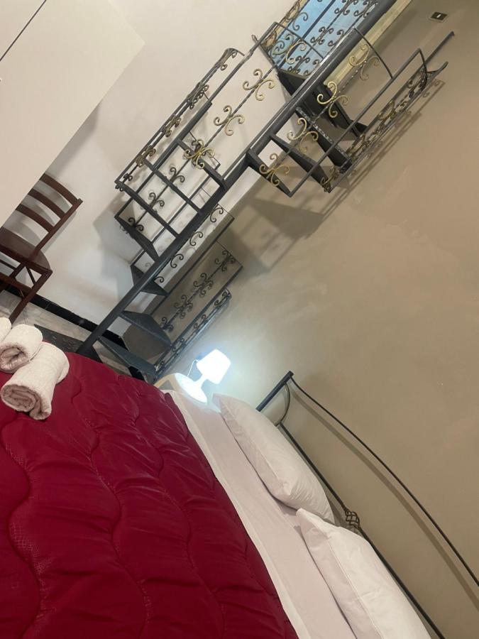 דירות נאפולי Casa Vacanza La Serenella מראה חיצוני תמונה